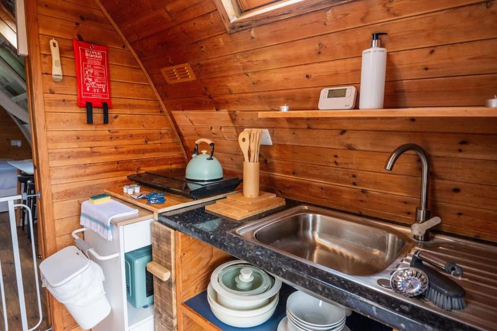 Robin Nest - Cosy Shepherd'S Hut Hideaway Callington Exterior photo