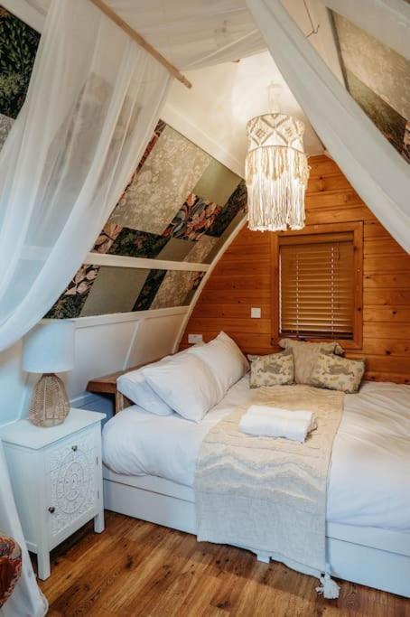 Robin Nest - Cosy Shepherd'S Hut Hideaway Callington Exterior photo