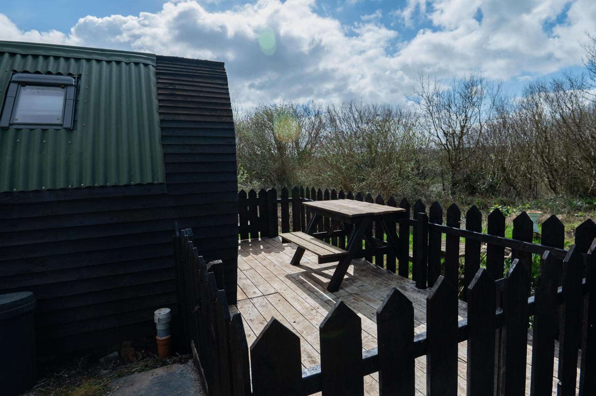 Robin Nest - Cosy Shepherd'S Hut Hideaway Callington Exterior photo